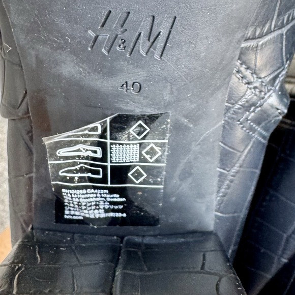 H &‎ M Boots Women's Sz 9 Black Vegan Crocodile Print Ankle Boot Stacked Heel - Picture 12 of 12